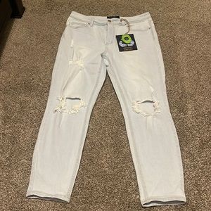 Organic cotton light wash ankle jeans